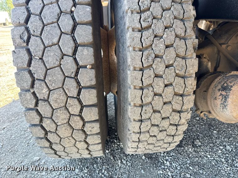 image for item EG2664 2011 International 7600 dump truck