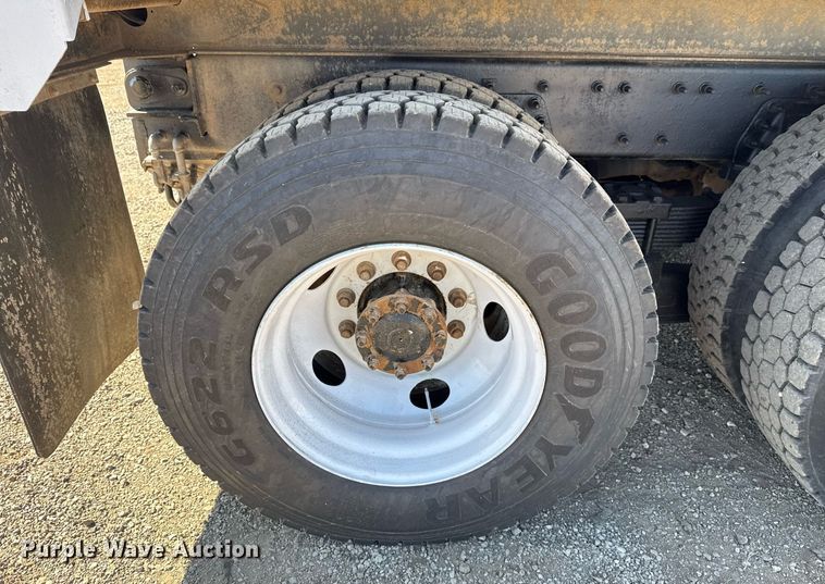 image for item EG2664 2011 International 7600 dump truck