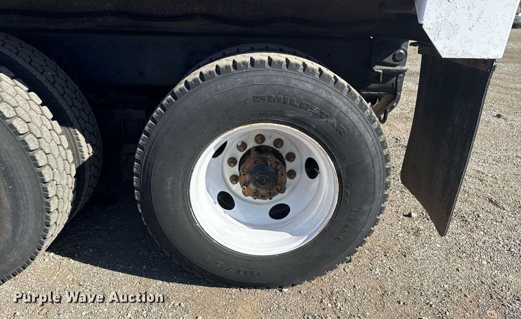 image for item EG2664 2011 International 7600 dump truck