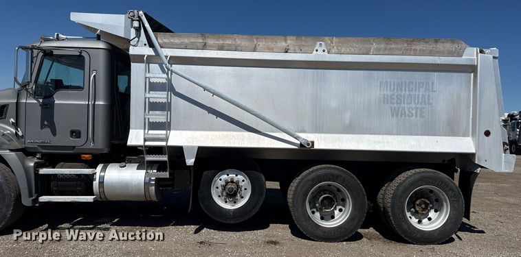 image for item EG5670 2007 Mack CTP dump truck