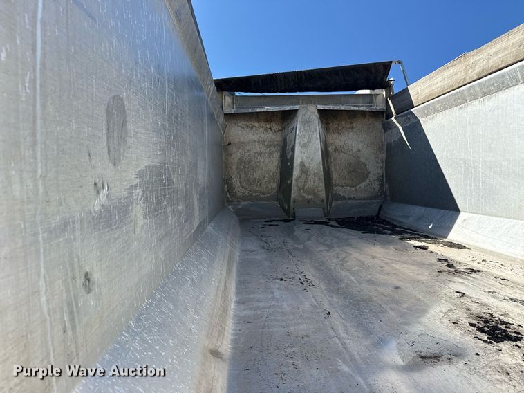 image for item EG5670 2007 Mack CTP dump truck