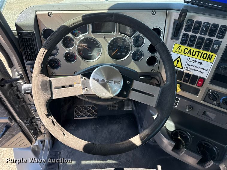 image for item EG5670 2007 Mack CTP dump truck