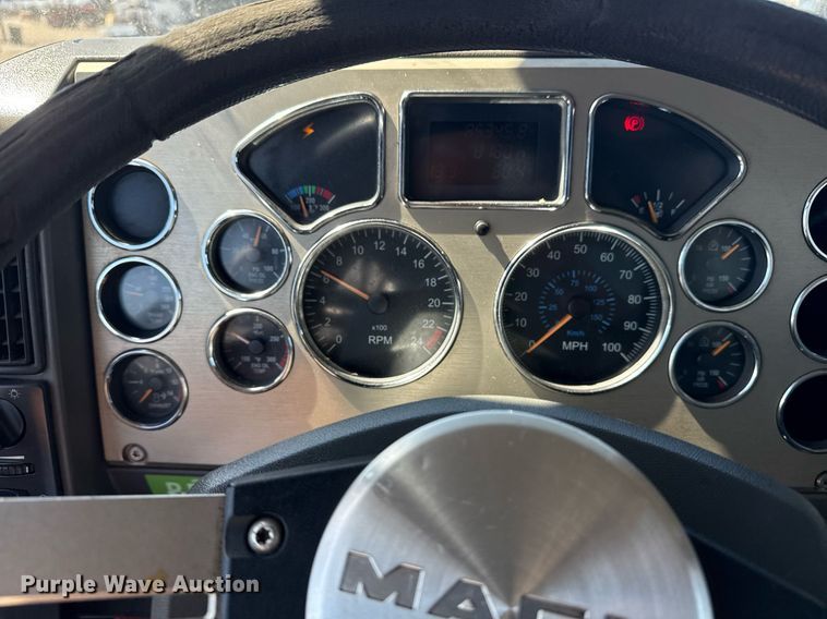 image for item EG5670 2007 Mack CTP dump truck