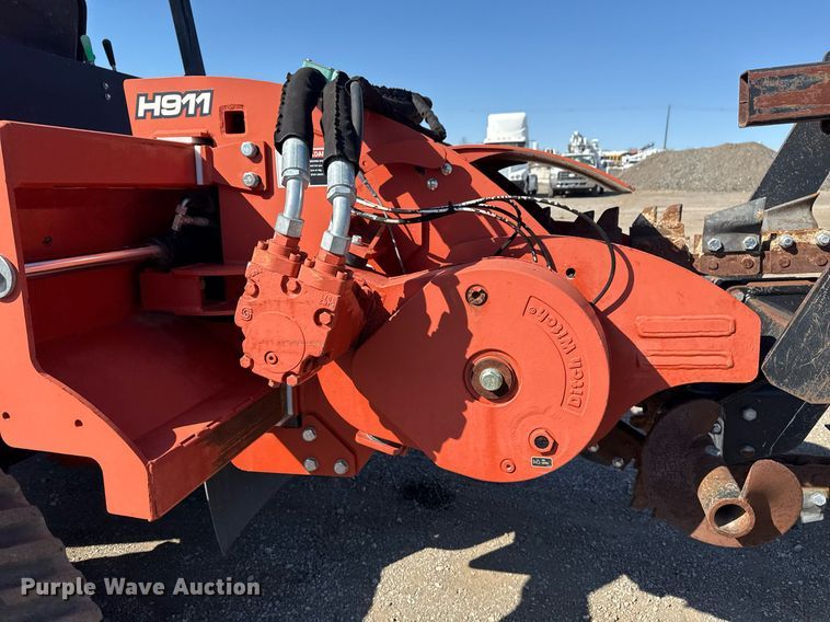 image for item EG5674 2014 Ditch Witch RT120 Quad trencher