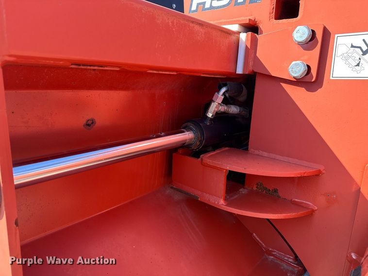 image for item EG5674 2014 Ditch Witch RT120 Quad trencher