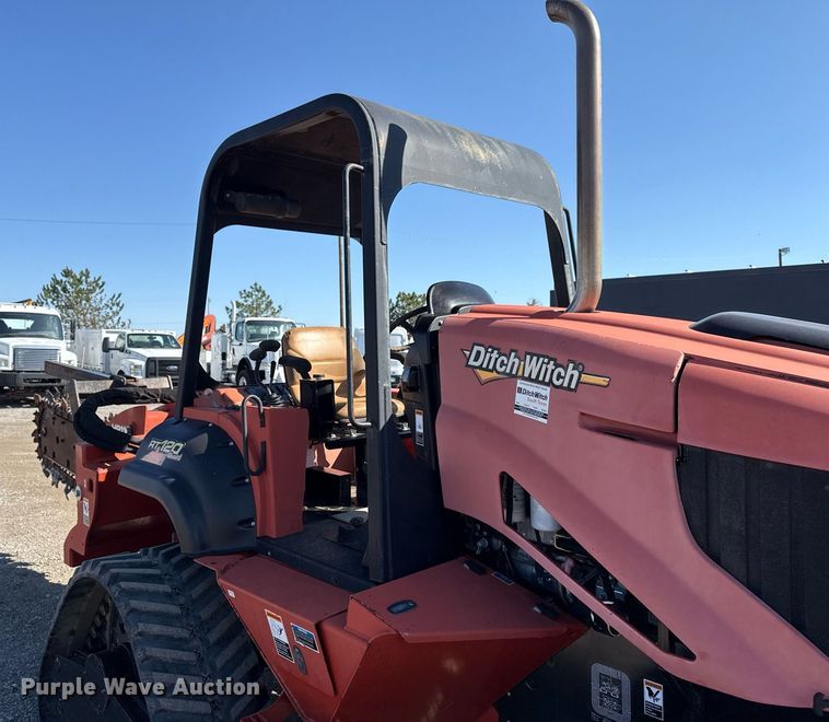 image for item EG5674 2014 Ditch Witch RT120 Quad trencher