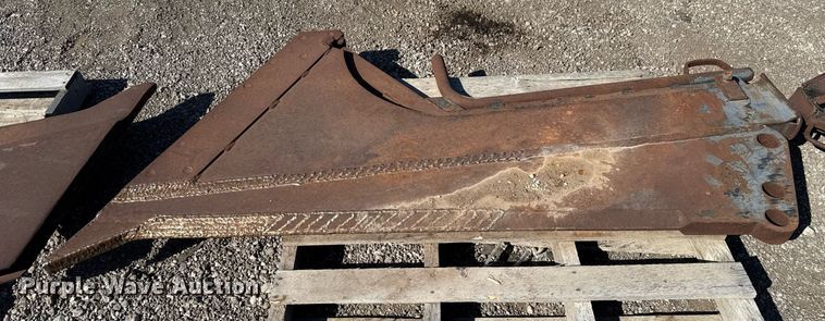 image for item EG5674 2014 Ditch Witch RT120 Quad trencher