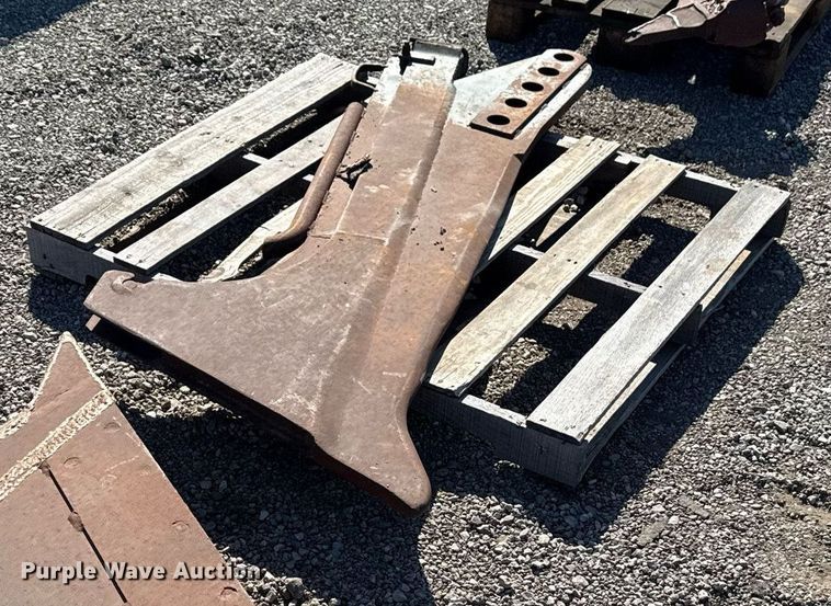 image for item EG5674 2014 Ditch Witch RT120 Quad trencher