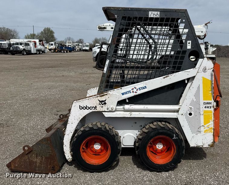 image for item EG5686 1984 Bobcat 443 skid steer loader