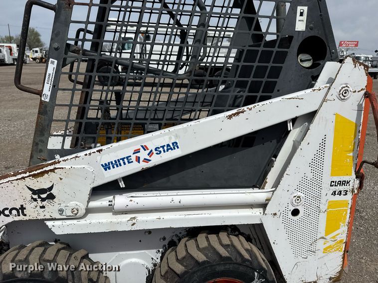 image for item EG5686 1984 Bobcat 443 skid steer loader