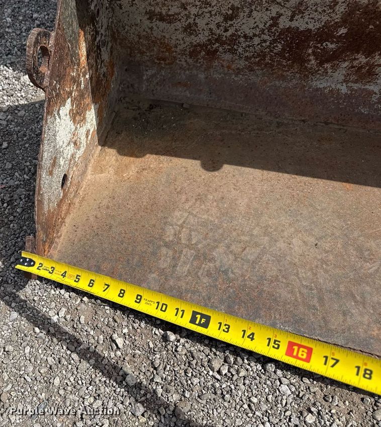 image for item EG5686 1984 Bobcat 443 skid steer loader