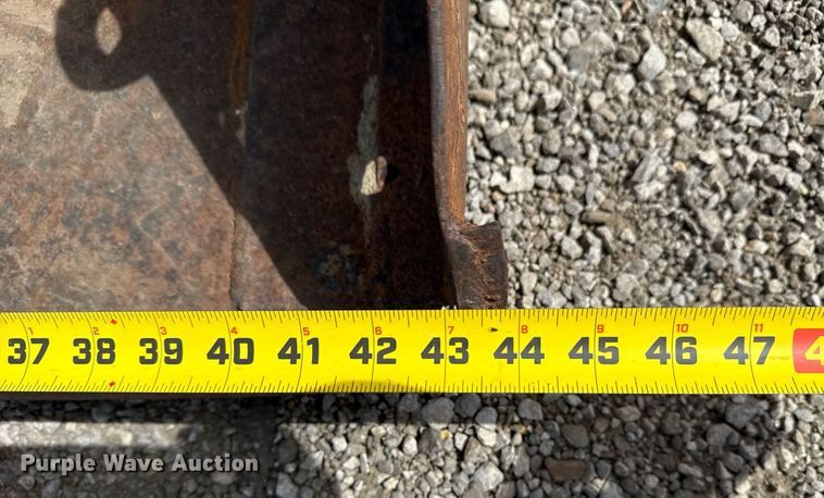 image for item EG5686 1984 Bobcat 443 skid steer loader