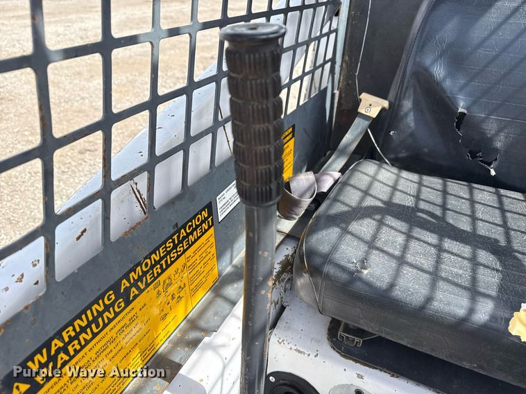 image for item EG5686 1984 Bobcat 443 skid steer loader