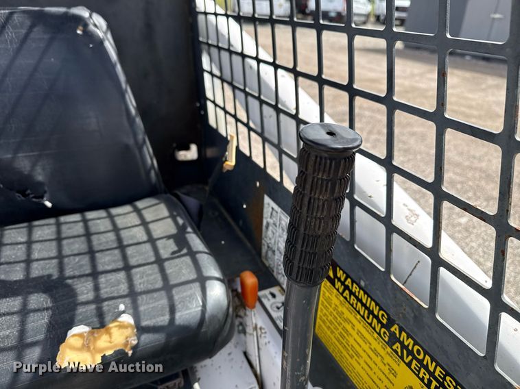 image for item EG5686 1984 Bobcat 443 skid steer loader