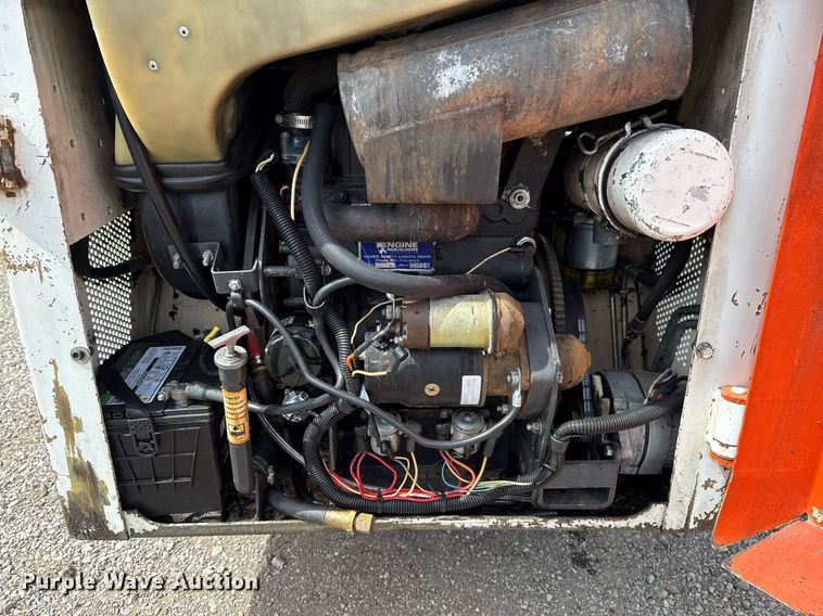 image for item EG5686 1984 Bobcat 443 skid steer loader