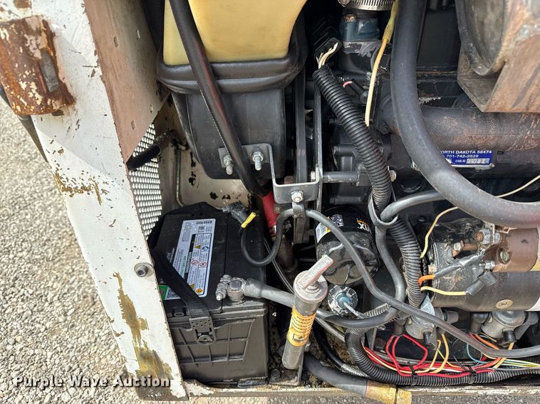 image for item EG5686 1984 Bobcat 443 skid steer loader