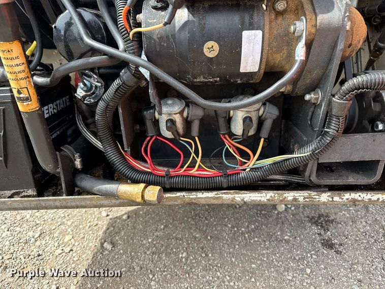 image for item EG5686 1984 Bobcat 443 skid steer loader