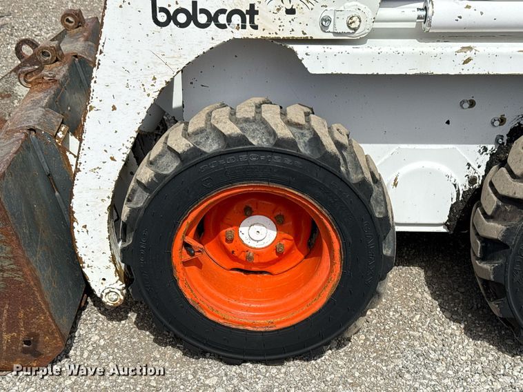 image for item EG5686 1984 Bobcat 443 skid steer loader