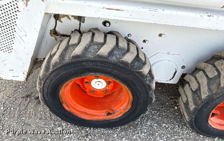 image for item EG5686 1984 Bobcat 443 skid steer loader