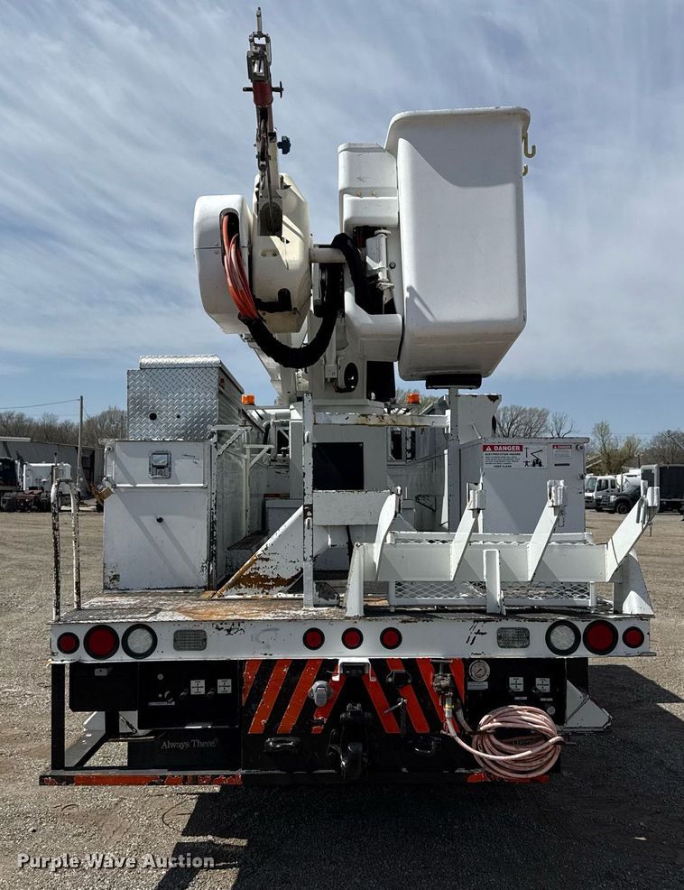 image for item EG5687 2013 Freightliner Business Class M2 bucket truck