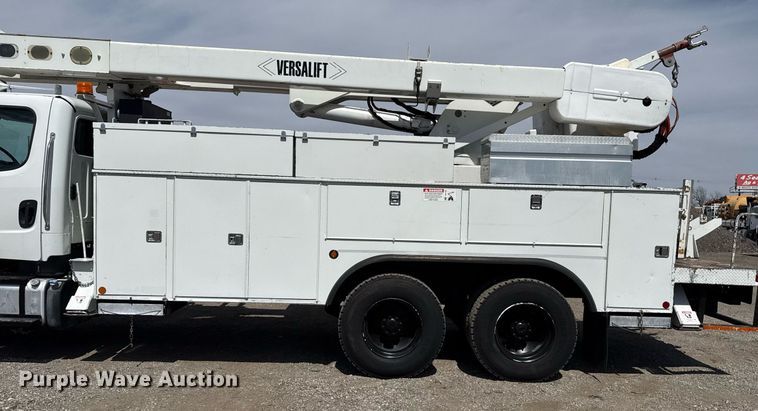 image for item EG5687 2013 Freightliner Business Class M2 bucket truck