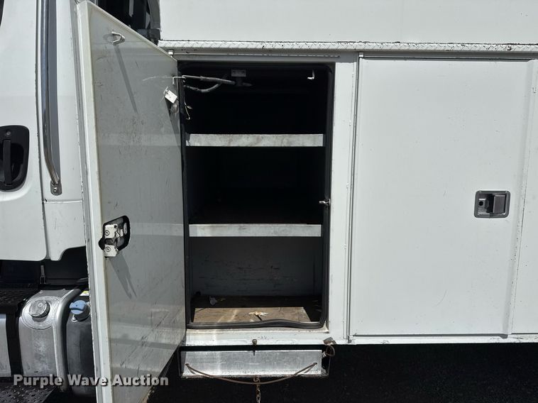 image for item EG5687 2013 Freightliner Business Class M2 bucket truck