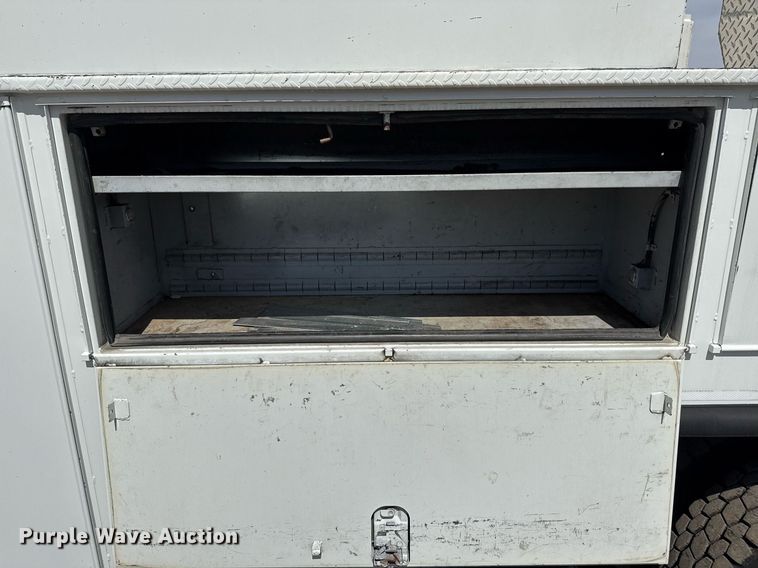 image for item EG5687 2013 Freightliner Business Class M2 bucket truck