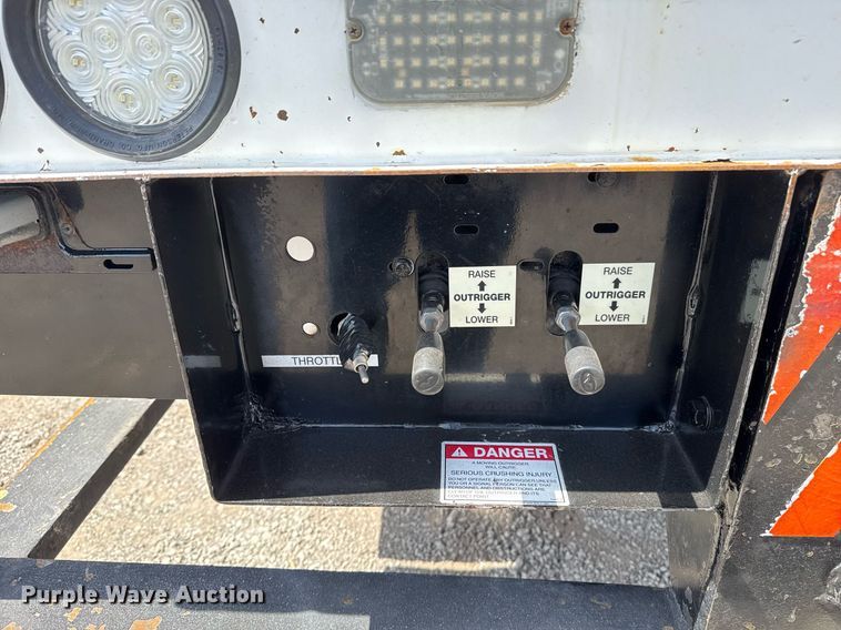 image for item EG5687 2013 Freightliner Business Class M2 bucket truck