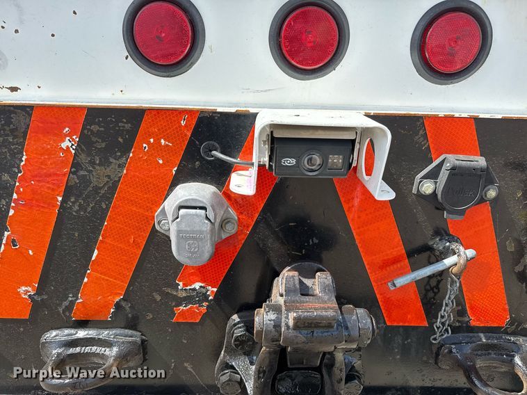 image for item EG5687 2013 Freightliner Business Class M2 bucket truck