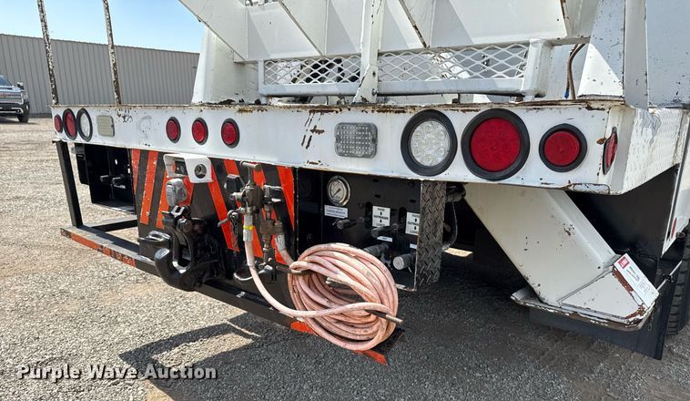 image for item EG5687 2013 Freightliner Business Class M2 bucket truck