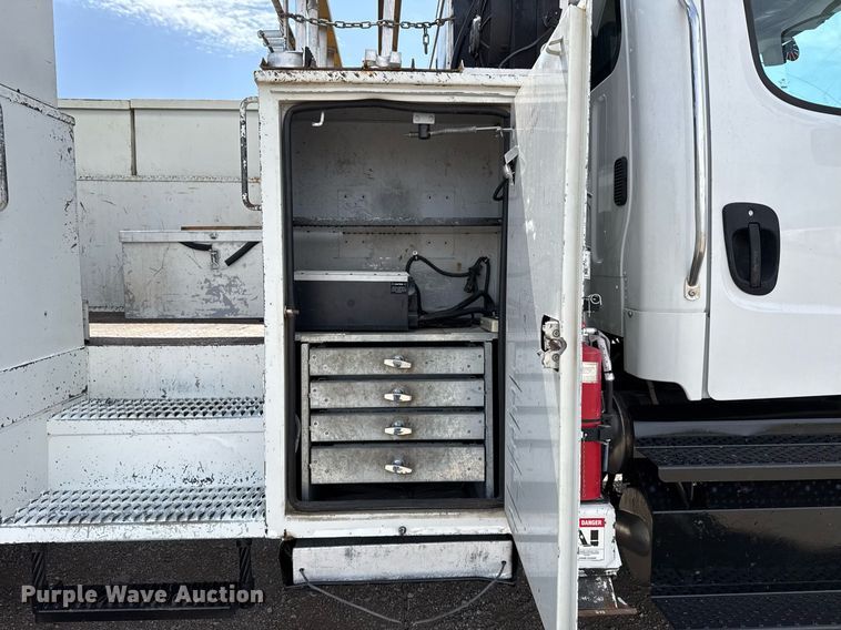 image for item EG5687 2013 Freightliner Business Class M2 bucket truck