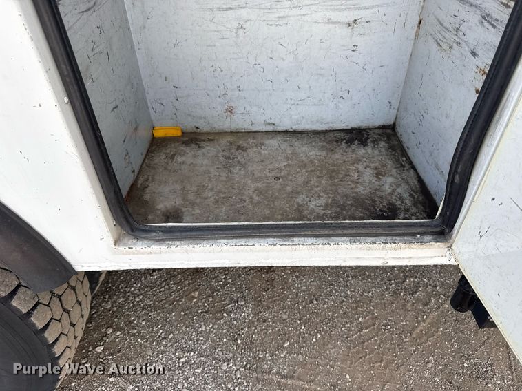 image for item EG5687 2013 Freightliner Business Class M2 bucket truck