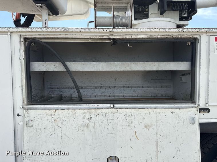 image for item EG5687 2013 Freightliner Business Class M2 bucket truck