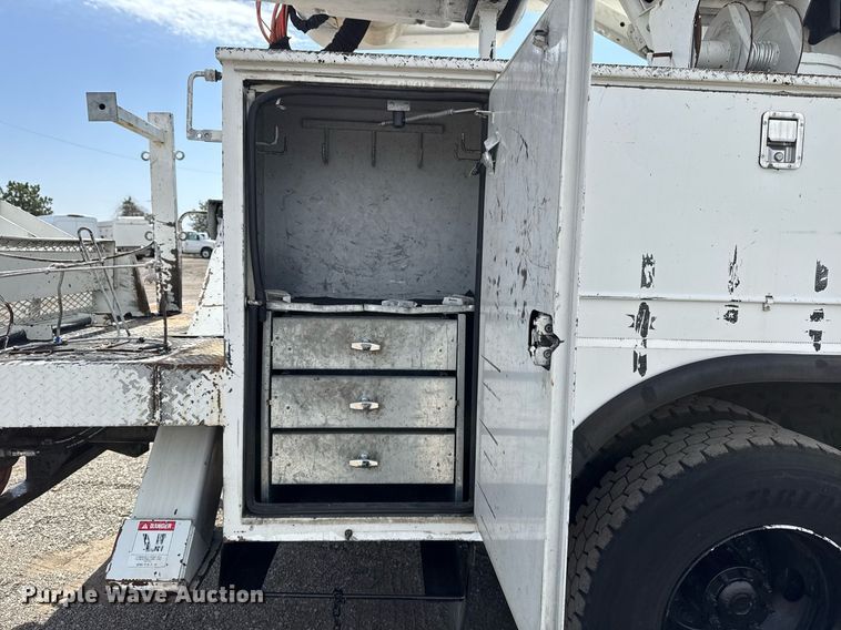 image for item EG5687 2013 Freightliner Business Class M2 bucket truck