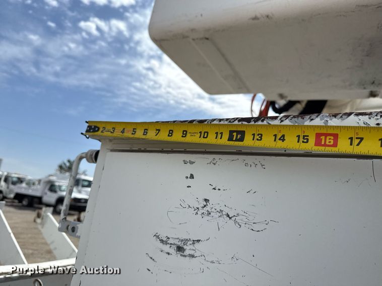 image for item EG5687 2013 Freightliner Business Class M2 bucket truck