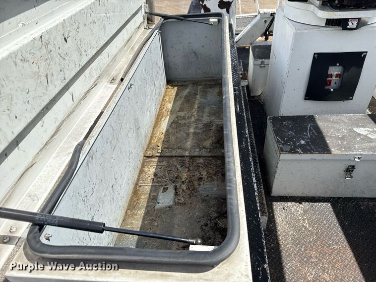 image for item EG5687 2013 Freightliner Business Class M2 bucket truck