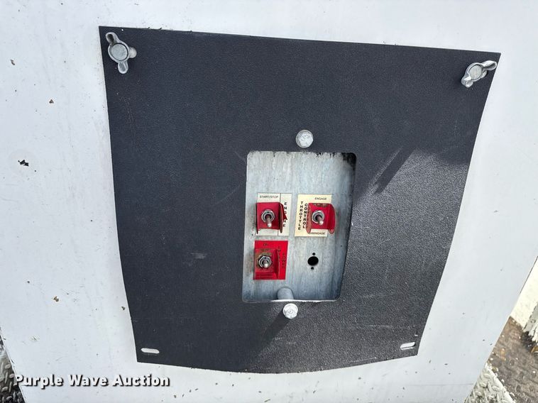 image for item EG5687 2013 Freightliner Business Class M2 bucket truck