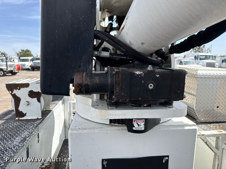 image for item EG5687 2013 Freightliner Business Class M2 bucket truck