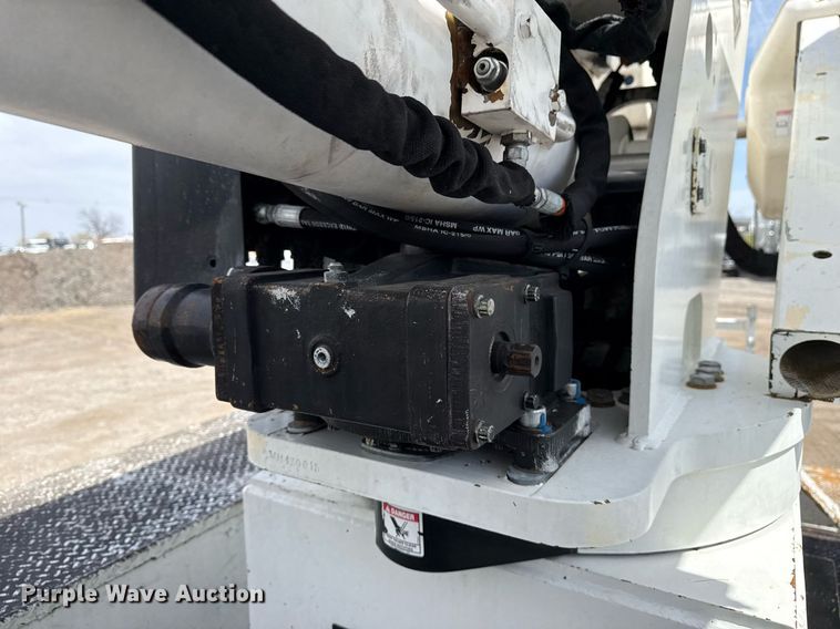 image for item EG5687 2013 Freightliner Business Class M2 bucket truck