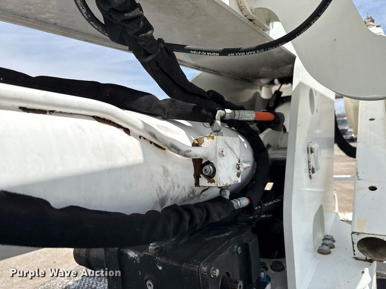 image for item EG5687 2013 Freightliner Business Class M2 bucket truck