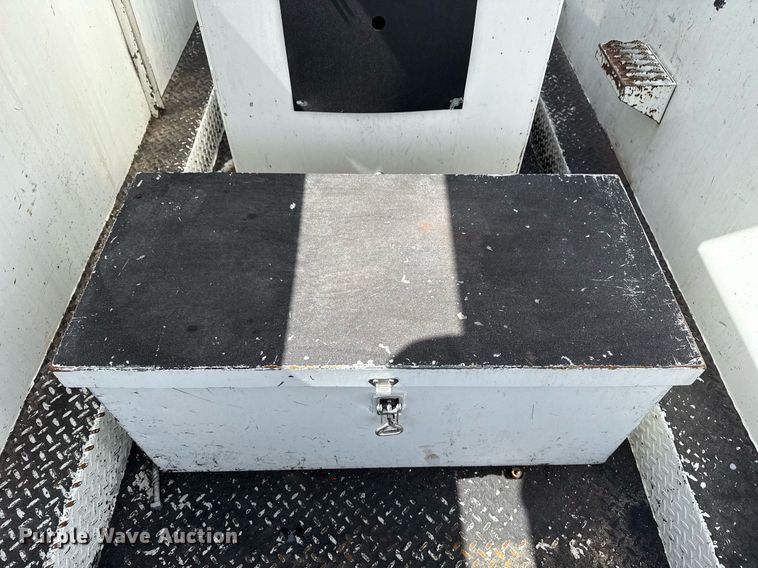 image for item EG5687 2013 Freightliner Business Class M2 bucket truck