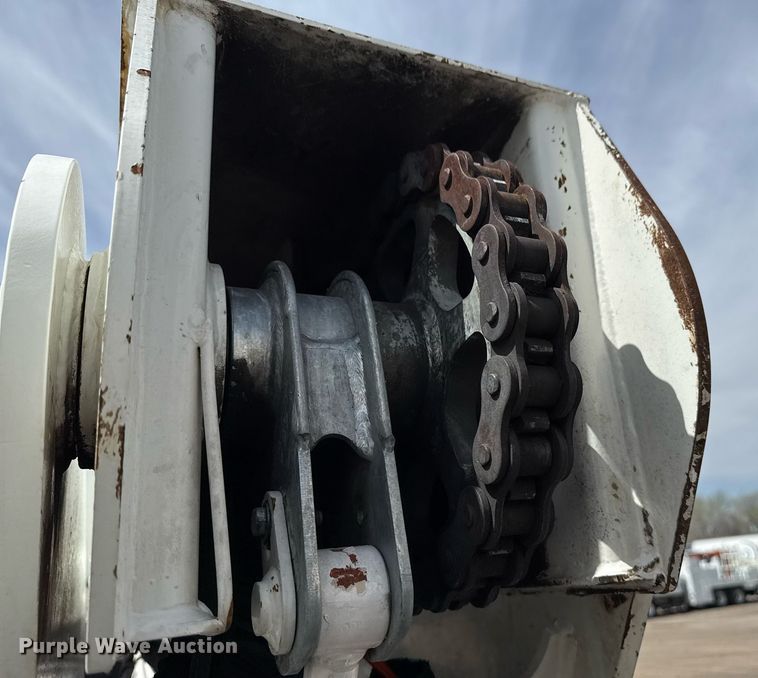 image for item EG5687 2013 Freightliner Business Class M2 bucket truck