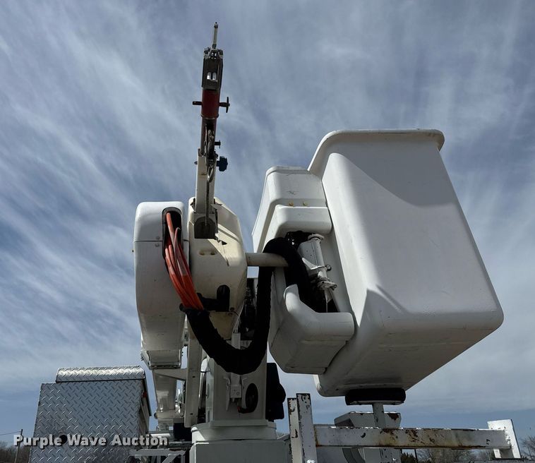 image for item EG5687 2013 Freightliner Business Class M2 bucket truck