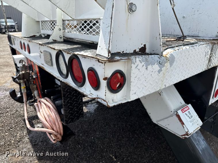 image for item EG5687 2013 Freightliner Business Class M2 bucket truck