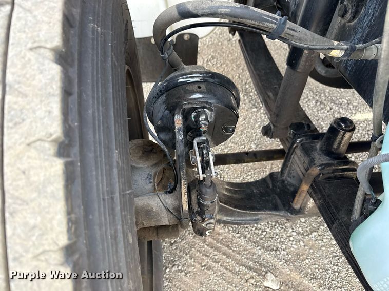 image for item EG5687 2013 Freightliner Business Class M2 bucket truck