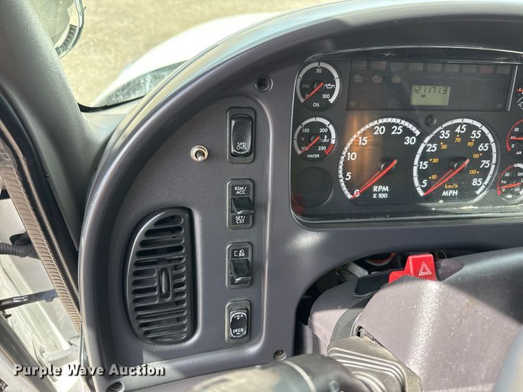 image for item EG5687 2013 Freightliner Business Class M2 bucket truck