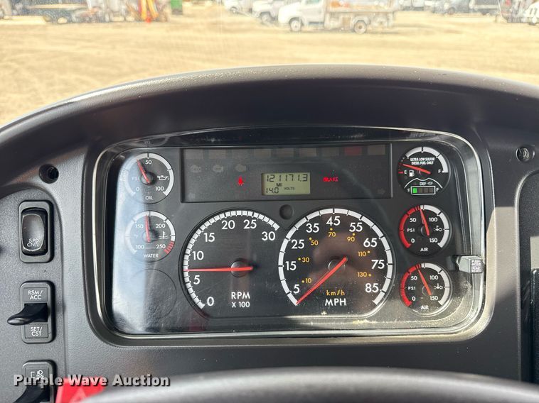 image for item EG5687 2013 Freightliner Business Class M2 bucket truck