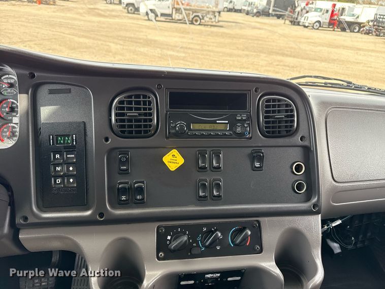 image for item EG5687 2013 Freightliner Business Class M2 bucket truck