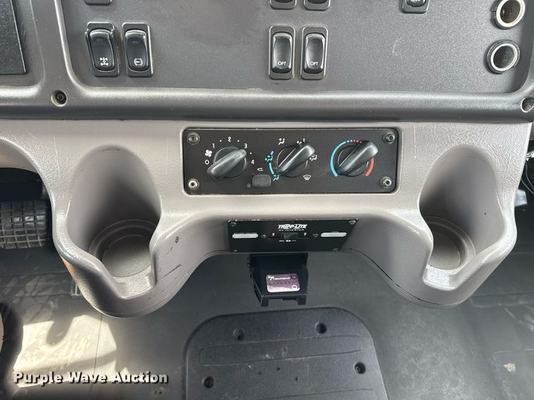 image for item EG5687 2013 Freightliner Business Class M2 bucket truck