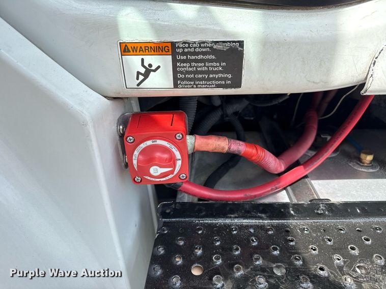 image for item EG5687 2013 Freightliner Business Class M2 bucket truck